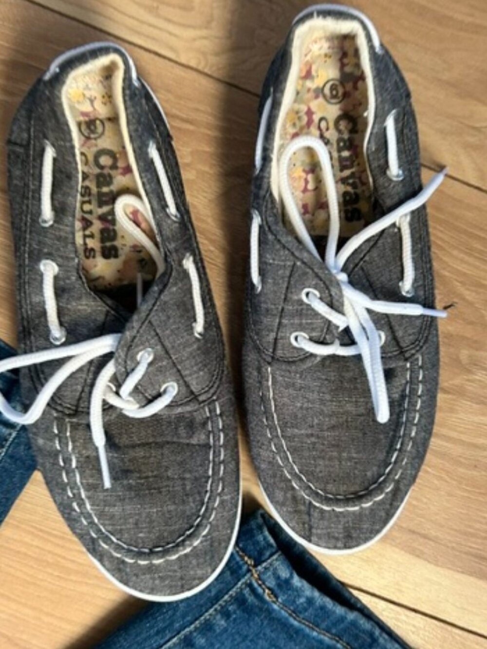 womens size 6 gray white shoes six sneakers boating cloth